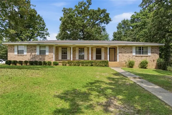 118 W Lakeside Drive, Hattiesburg, MS 39402
