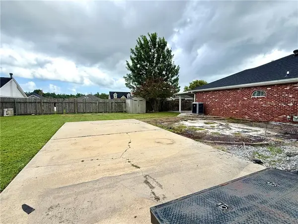 2901 Meadow Drive, Violet, LA 70092