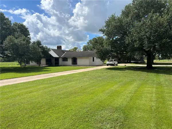 768 Lamourie Road, Lecompte, LA 71346