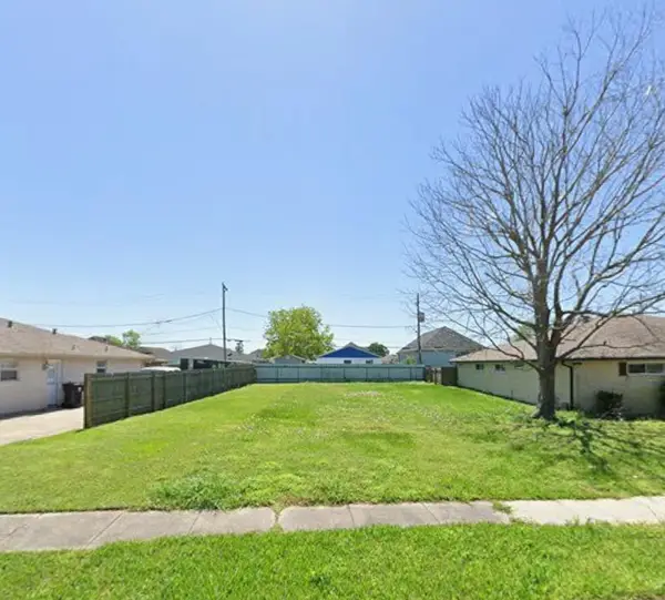 208 Mink Drive, Arabi, LA 70032