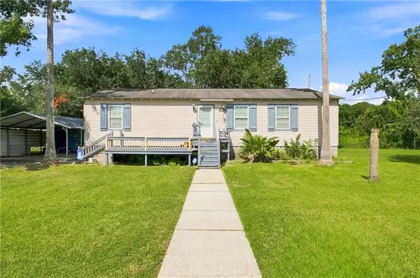 2720 Gina Drive, St Bernard, LA 70085