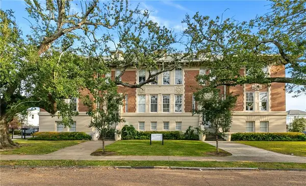 800 N Rendon Street #104, New Orleans, LA 70119
