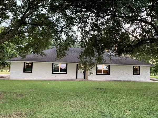 2700 S Bank Lane, Vacherie, LA 70090