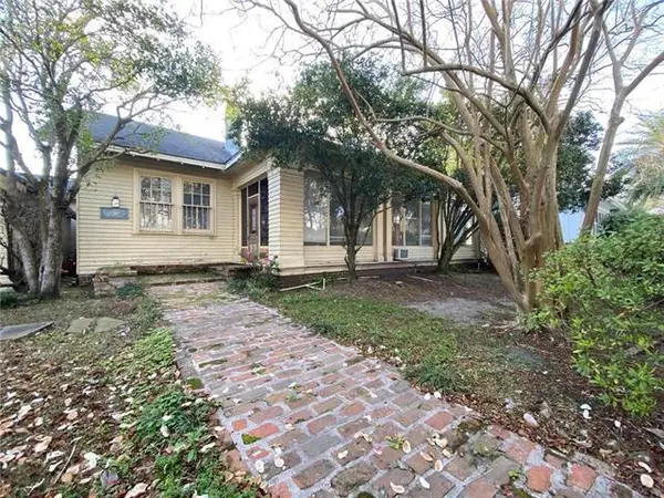 7706 Burthe Street, New Orleans, LA 70118