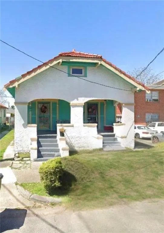 2909 Carondelet Street, New Orleans, LA 70115