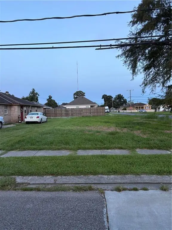 3401-3403 Packenham Drive, Chalmette, LA 70043