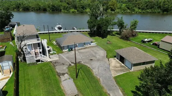 612 Jean Lafitte Boulevard, Jean Lafitte, LA 70067