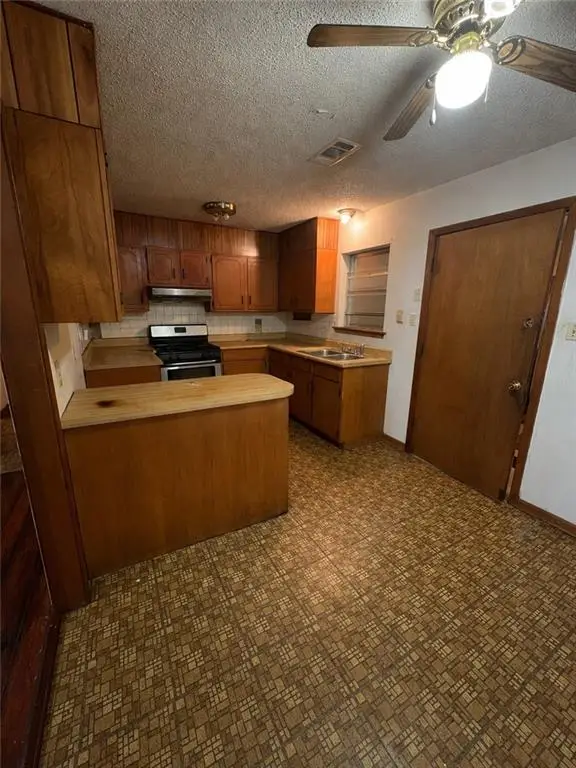 402 Phoenix Square, Hammond, LA 70403 - #3