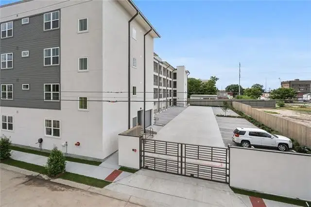 2100 St Thomas Street #301, New Orleans, LA 70130 - #2