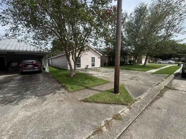 2014 E Parlange Street, Gonzales, LA 70737 - #2