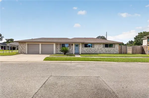 7517 Saturn Court, Violet, LA 70092