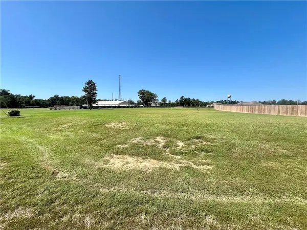 7260 Deville Estates Drive, Deville, LA 71328