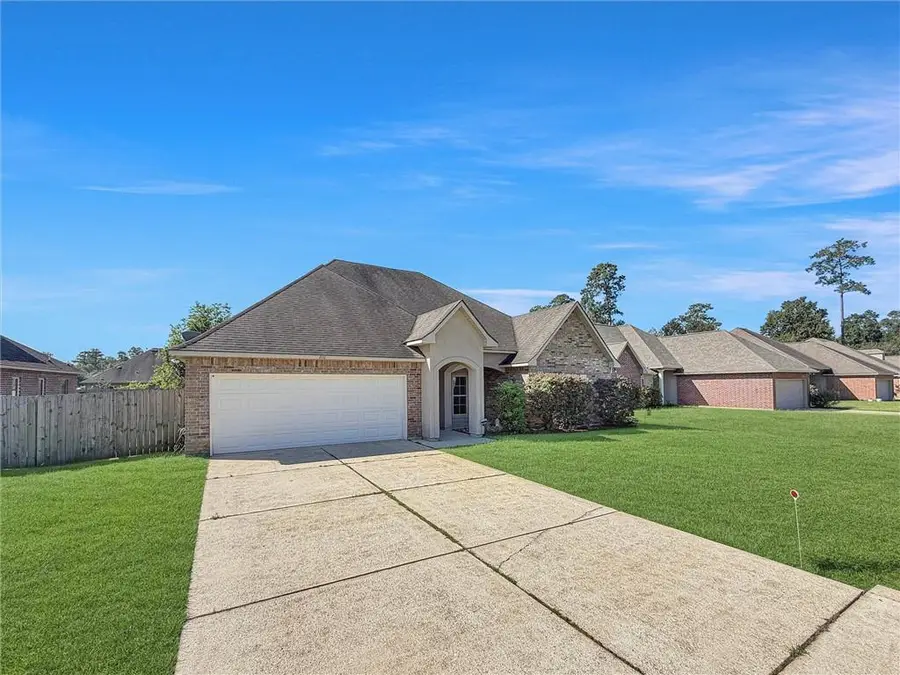 816 Woodsprings Court, Covington, LA 70433 - #2