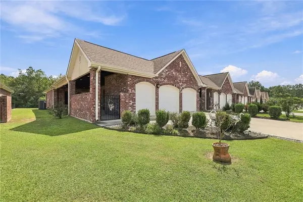 23752 Monarch Point, Springfield, LA 70462