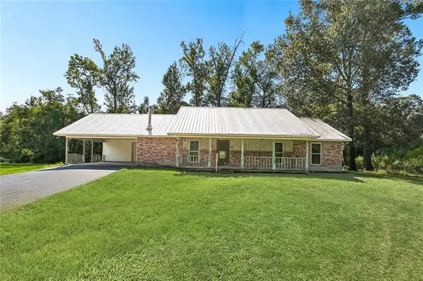 32749 John Barber Road, Holden, LA 70744