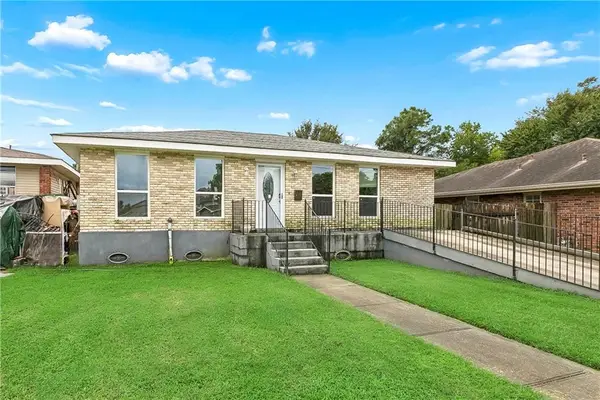 5220 Meadowdale Street, Metairie, LA 70006