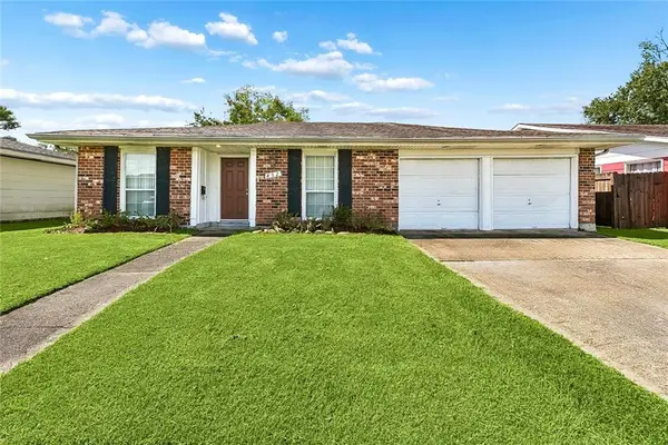 852 Kathy Street, Gretna, LA 70056