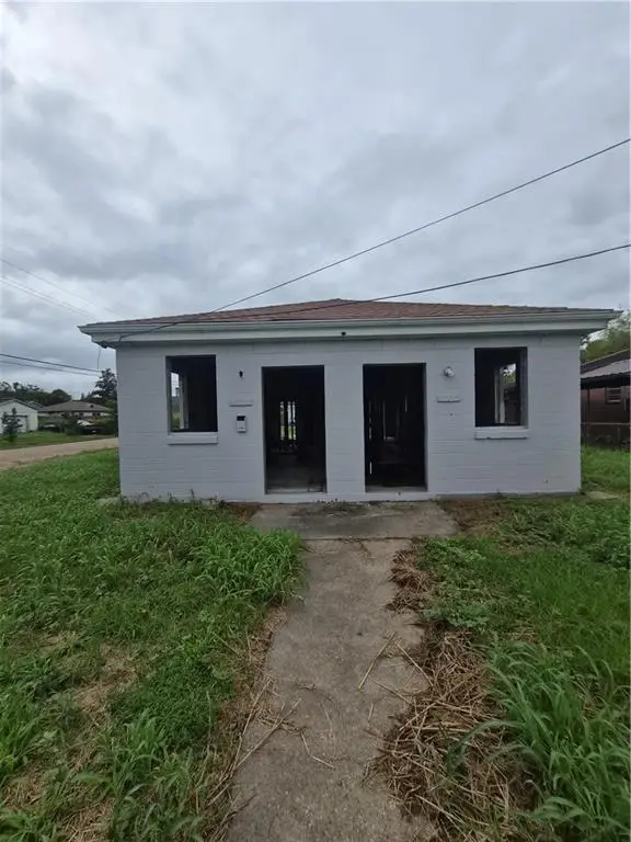 1300-02 Charbonnet Street, New Orleans, LA 70117