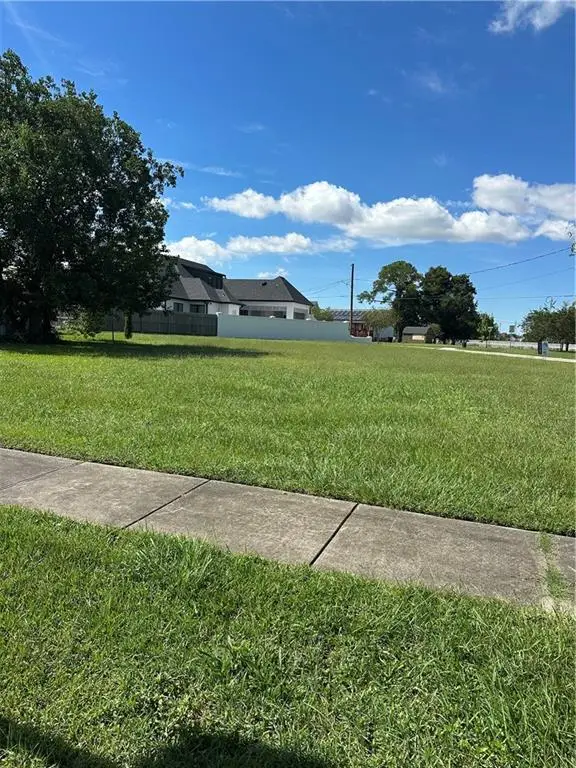 1912 Benjamin Drive, Arabi, LA 70032