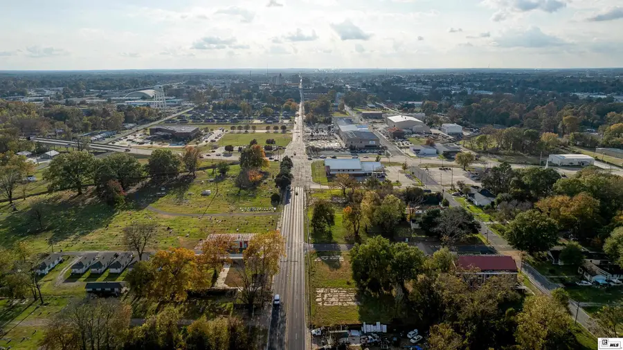 1904 1/2 Desiard Street, Monroe, LA 71201 - Image #3