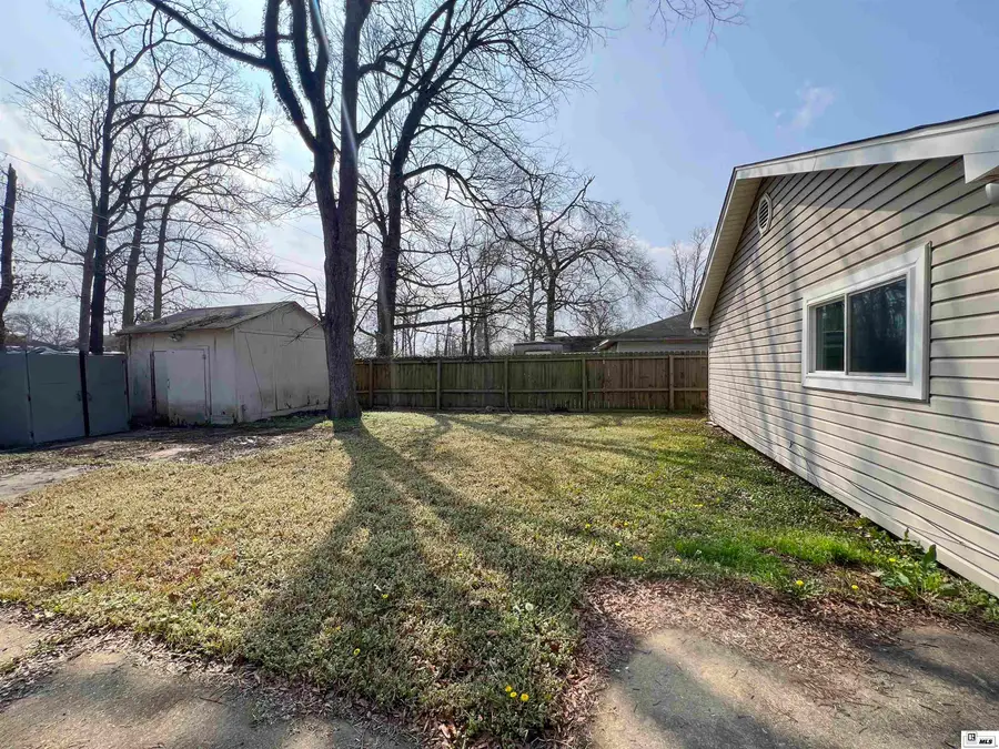 527 Woodhaven Drive, Monroe, LA 71203 - #3