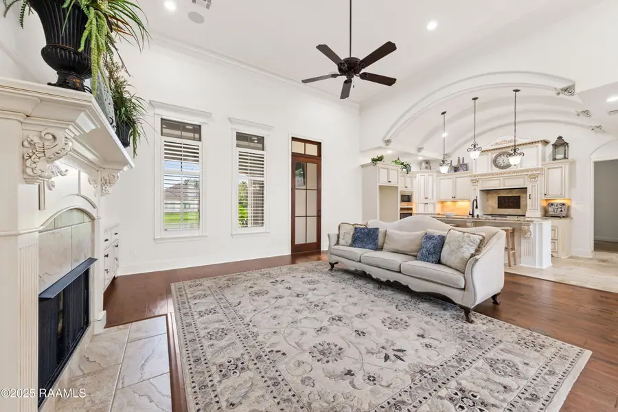 211 Rue De Chambery, Broussard, LA 70518 - Image #2