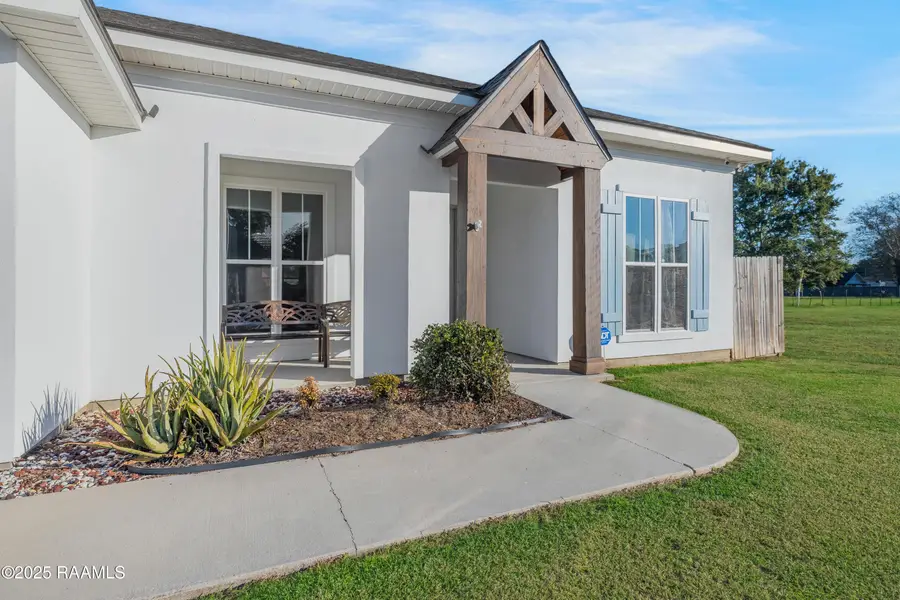 202 Gable Crest Drive, Lafayette, LA 70508 - Image #2