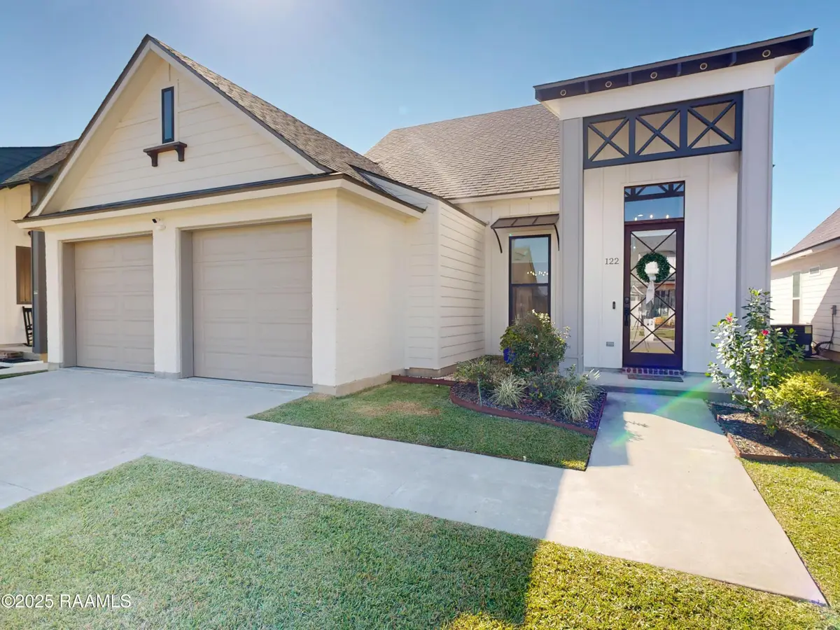 122 Lakes Edge Drive, Broussard, LA 70518 - Image #1