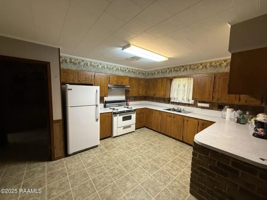226 Roderick Street, Ville Platte, LA 70586 - Image #2