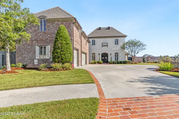 144 Greenwood Place, Breaux Bridge, LA 70517