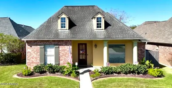 106 Saint Martinique Lane, Lafayette, LA 70508