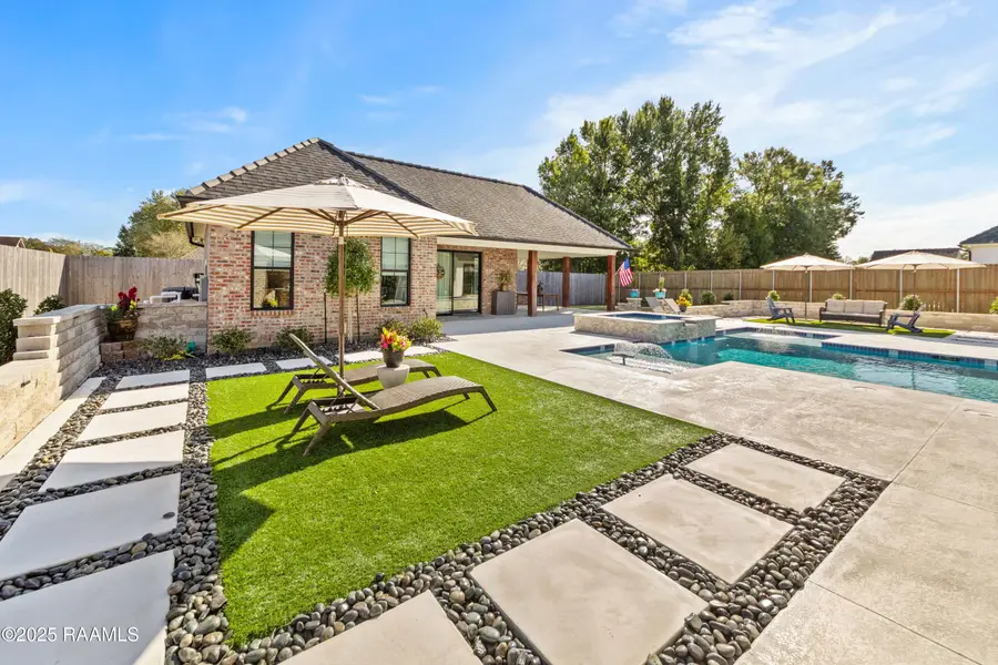 109 Stony Trek Drive, Youngsville, LA 70592 - Image #2