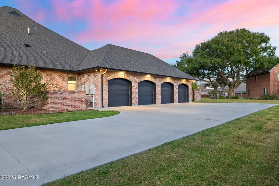 30 Shadows Bend Boulevard, New Iberia, LA 70563 - Image #3