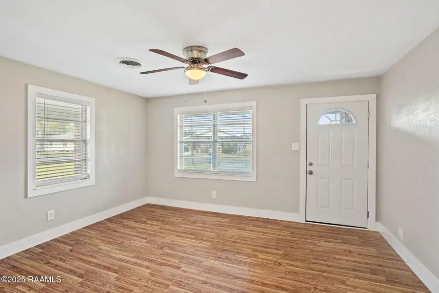 911 E Nezpique Street, Jennings, LA 70546 - Image #3