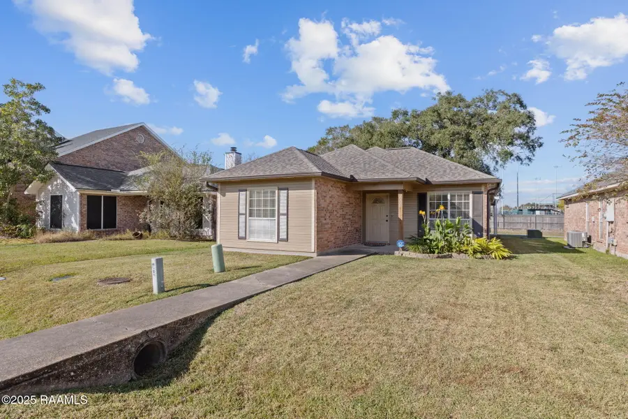 600 Carriage Light Loop, Youngsville, LA 70592 - Image #2