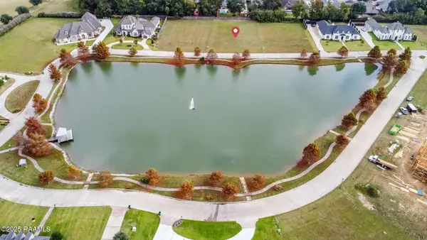 105 Alsway Lane, Broussard, LA 70518