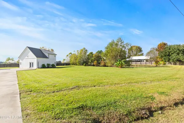 1040 Ray Lane, Breaux Bridge, LA 70517