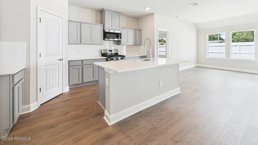 121 Harvest Falls Drive, Broussard, LA 70518 - Image #2