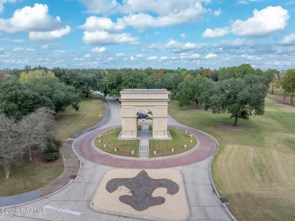 406 Le Triomphe Parkway, Broussard, LA 70518 - Image #1