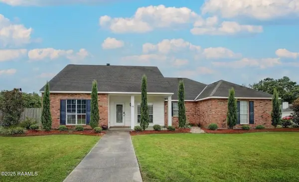 100 Sandy Brook Lane, Lafayette, LA 70508