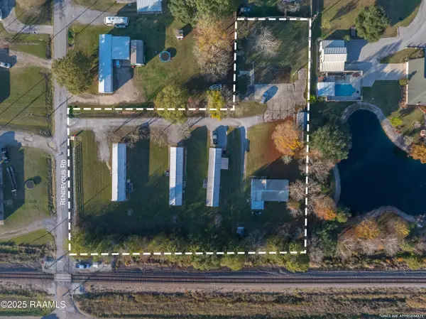 112/114 Rendezvous, Scott, LA 70583