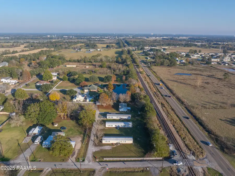 112/114 Rendezvous, Scott, LA 70583 - Image #3