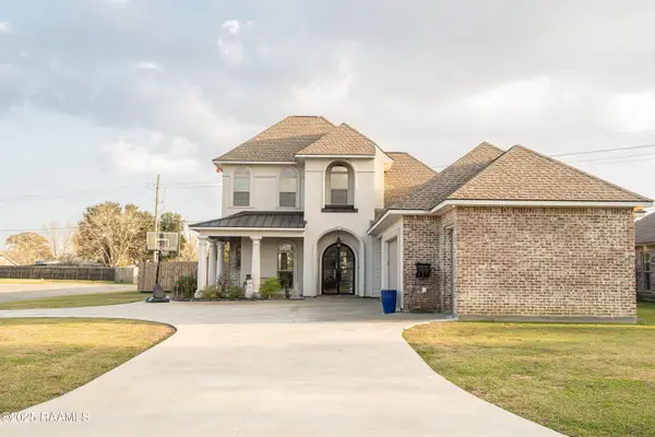 1010 Angelwood Circle, Breaux Bridge, LA 70517