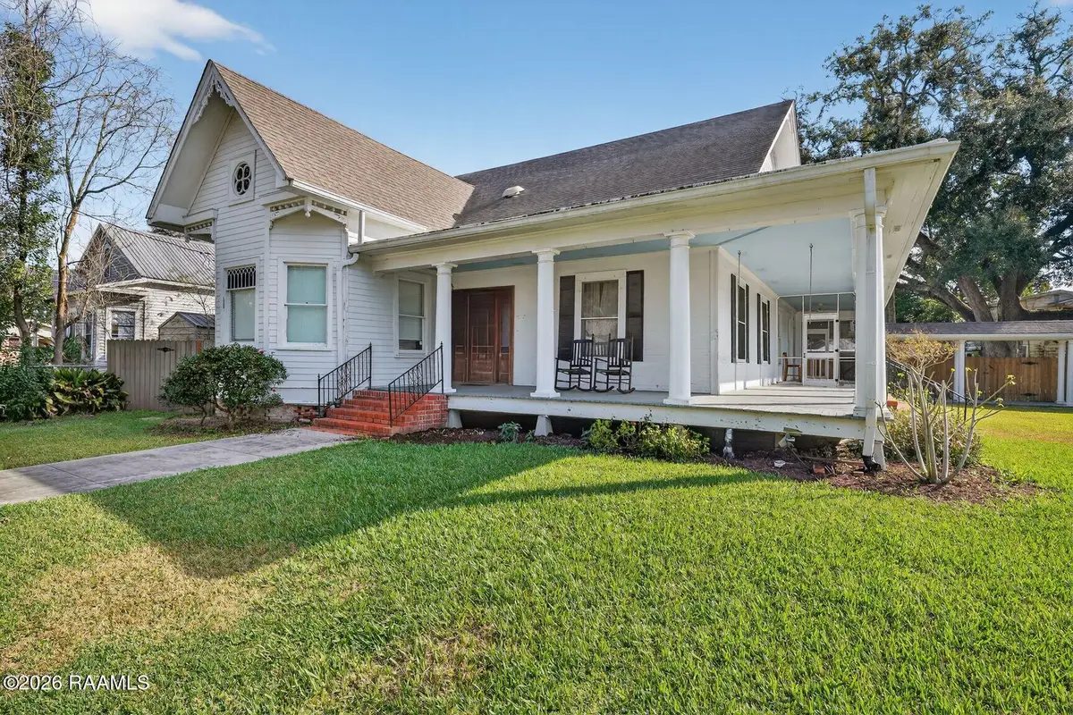 218 N Pinaud Street, Saint Martinville, LA 70582 - Image #1