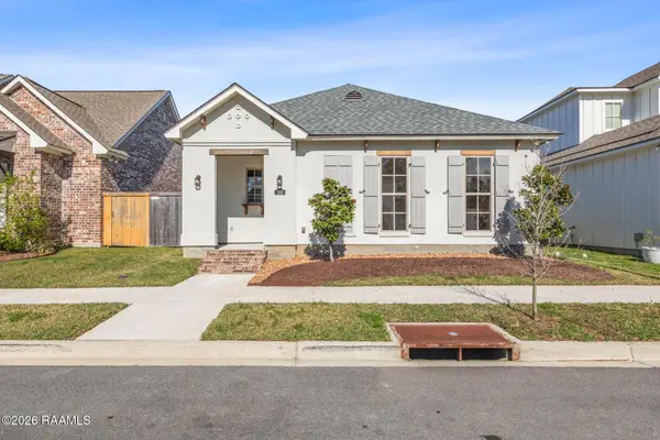 109 Oak Village Drive, Scott, LA 70583