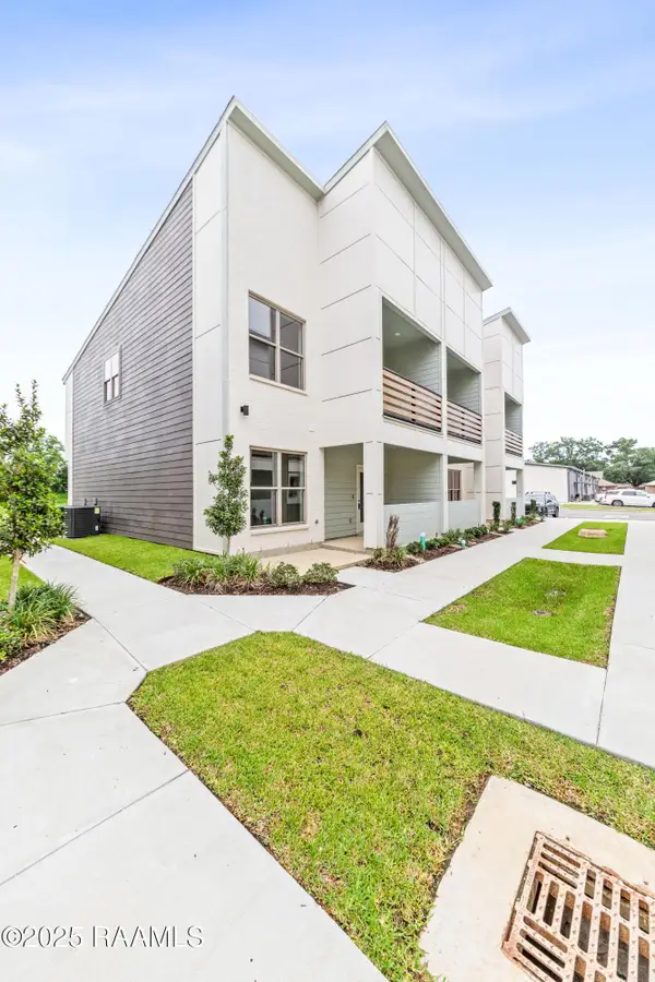 214 Spoonbill Drive, Youngsville, LA 70592