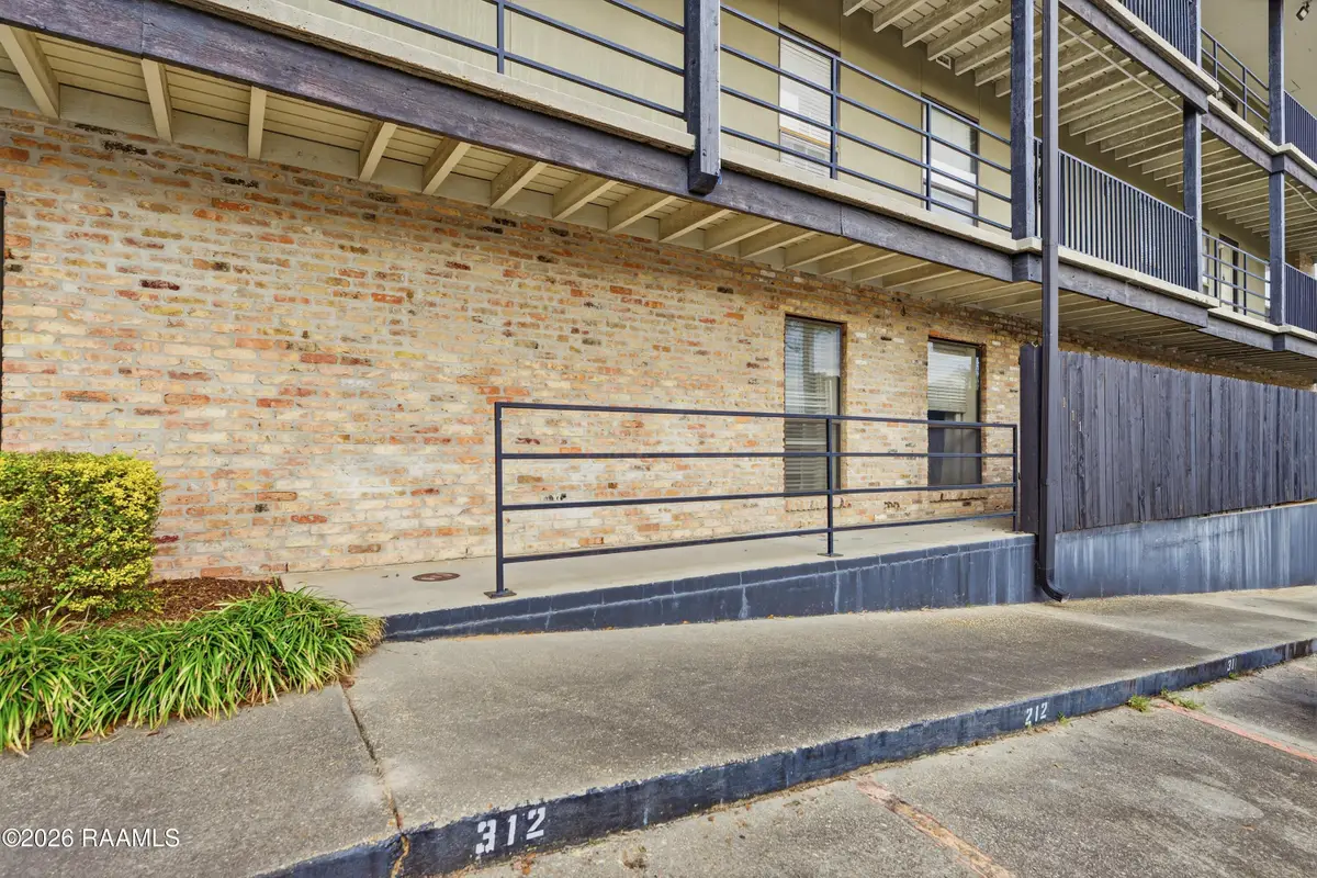 701 S College Road #Apt 111, Lafayette, LA 70503 - #1