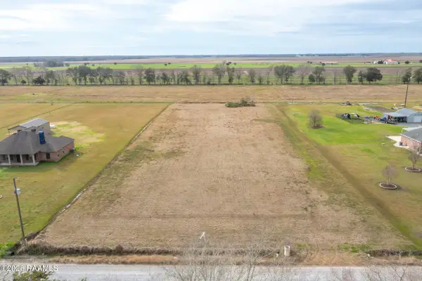 608 Teche Lake Road, New Iberia, LA 70563