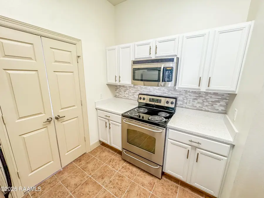 201 Settlers Trace Blvd #Apt 4401, Lafayette, LA 70508 - #3