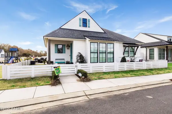 101 Tea Rose Drive, Broussard, LA 70518